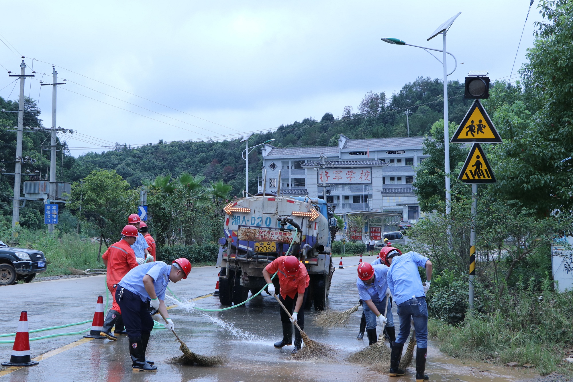 ��Ƭ����ˮ����  ���Ϻ��ص�����ζ��������_����.jpg