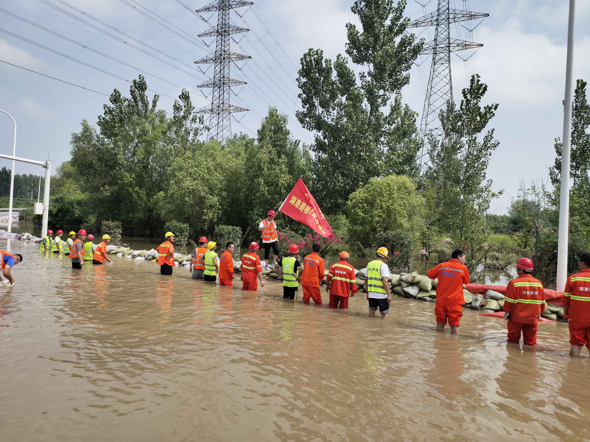 20211014583812.jpg 路桥红3.jpg