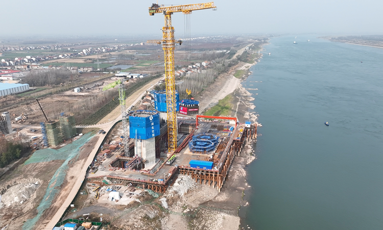 20231221113109.png 塔吊R4300-200正在吊装首件钢筋部品_副本.png