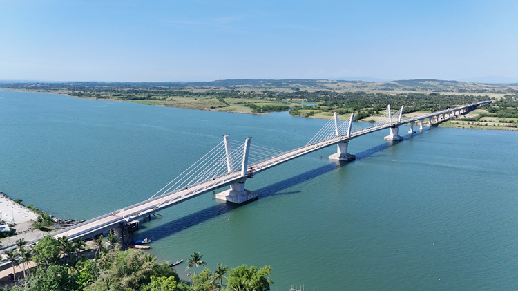 20250522542931.jpg 全桥合龙照片1_副本.jpg